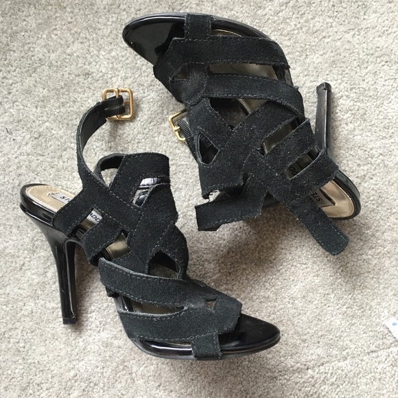 Steve Madden Shoes - 🌸 Steve Madden 4” black leather strappy heels 6